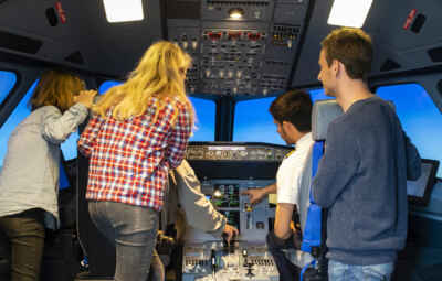 Simulateur de vol - AviaSim Nice - Réserve tout de suite sur ActivCorner